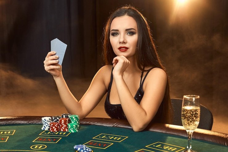 Tampilan Diamond Empire pada layar smartphone dan desktop di aplikasi abadislot